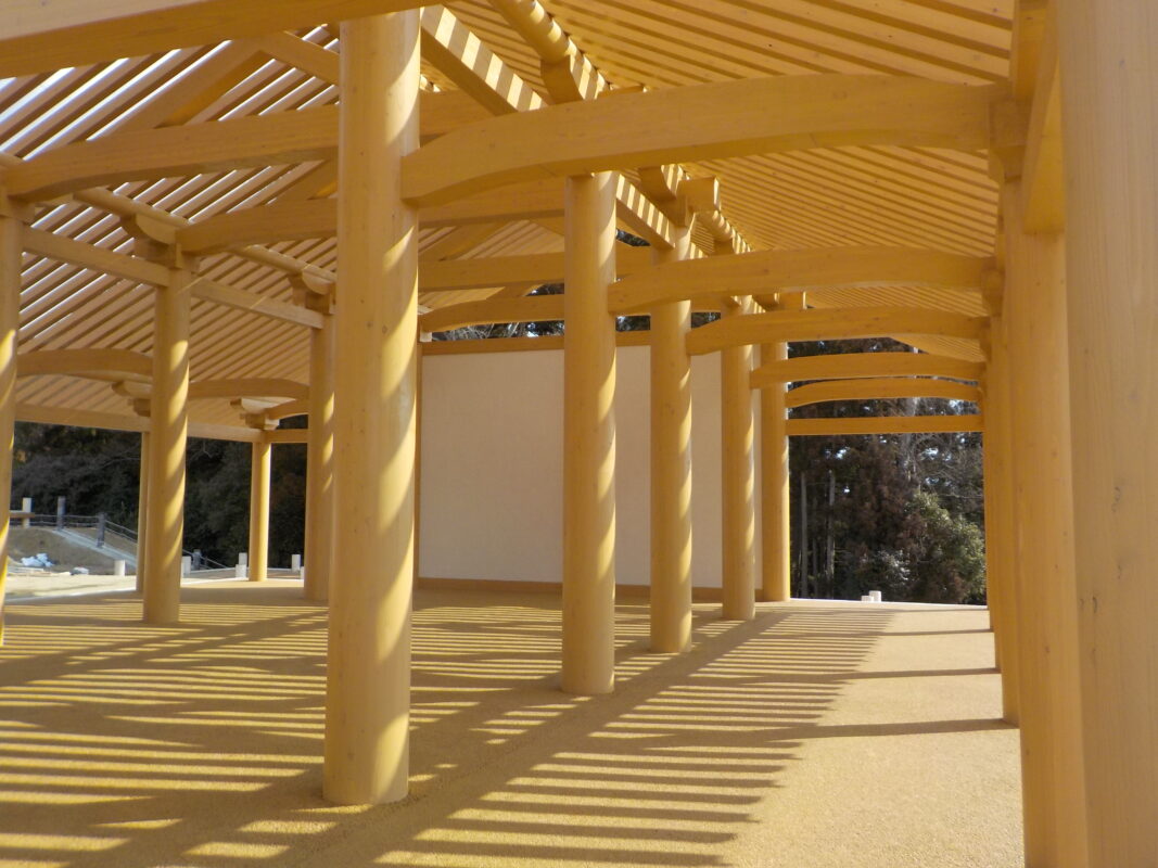 多賀城跡木造結構中的梁柱，均塗裝VATON護木油